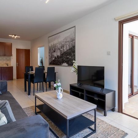 Mia 1-Bedroom Apartment In ลาร์นาคา ภายนอก รูปภาพ