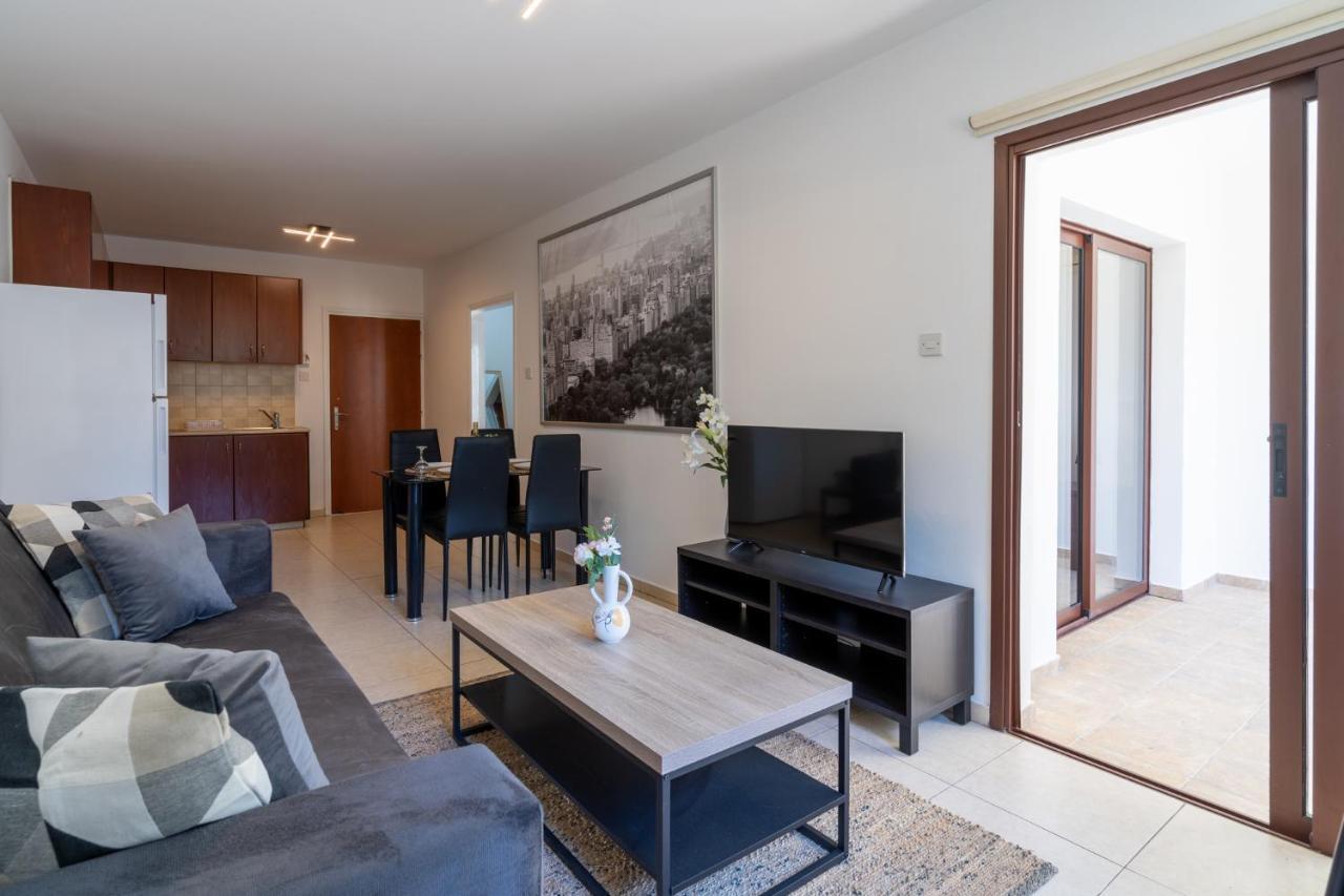 Mia 1-Bedroom Apartment In ลาร์นาคา ภายนอก รูปภาพ